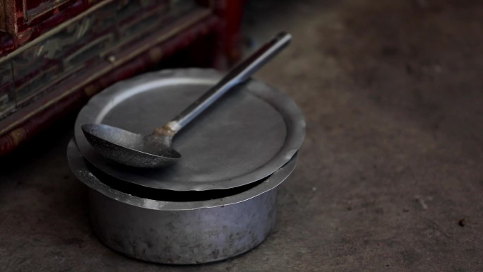 农村老物件铁锅 水壶