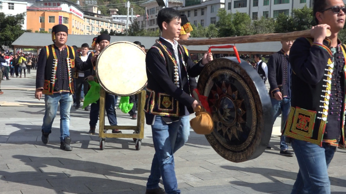 云南绿春哈尼族十月长街宴节日祭祀文化