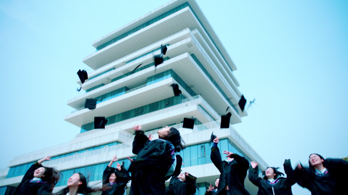 大学校园4K毕业季大学生扔帽子宣传片素材