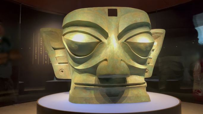 神秘的三星堆博物馆出土文物巨型青铜面具