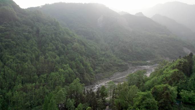 龙门山镇森林下村庄5.4k航拍