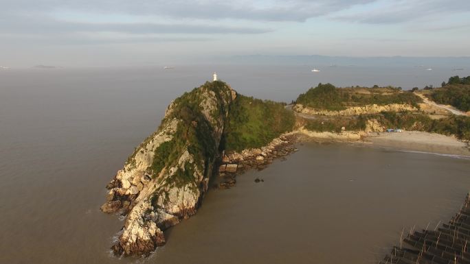 从海上飞向玉环大麦屿龙湾灯塔