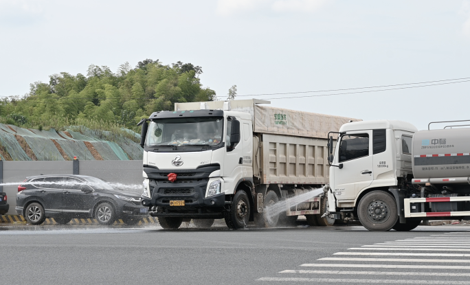 工地清洗泥土车渣土车