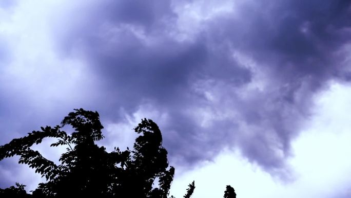 原创实拍 乌云滚滚暴雨来袭 天青色等烟雨