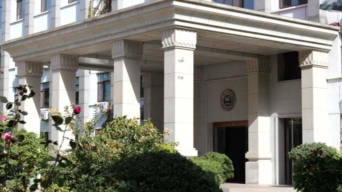 外交学院主楼外景，外交学院主楼logo