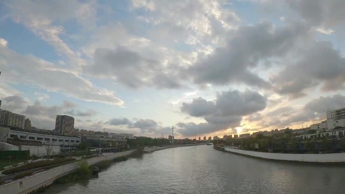 上海城市河岸日落夕阳黄昏蓝天白云延时