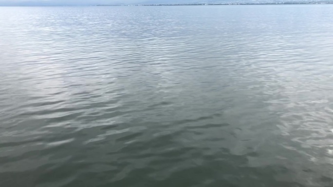 大理洱海游船湖面风景大气实拍