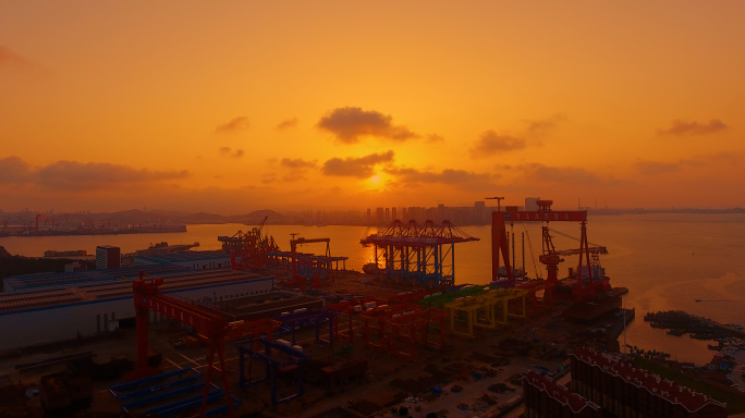 中国沿海制造工业，夕阳美景