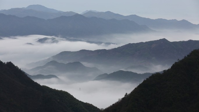 高山云雾云海黛蓝山峰水墨中国风原素材