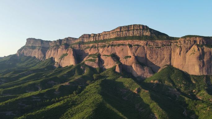 航拍 河北赤城丹霞山滴水崖亚洲第一石