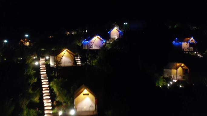 湖南湘西永顺县万马归朝景区夜景民宿