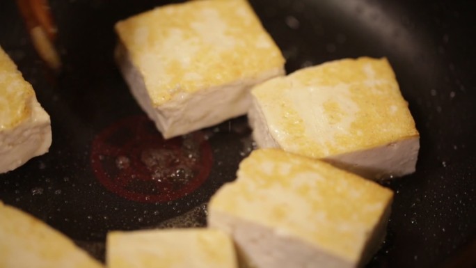 平底锅煎肉馅酿豆腐 (4)