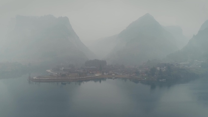 浓雾中的湘西土家族聚居地12