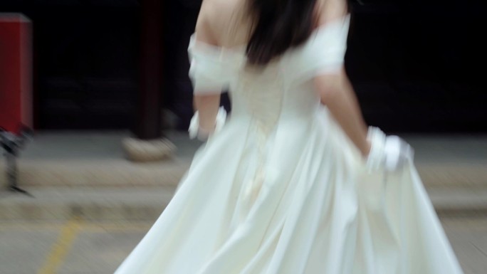 王家卫风格新娘展示婚纱