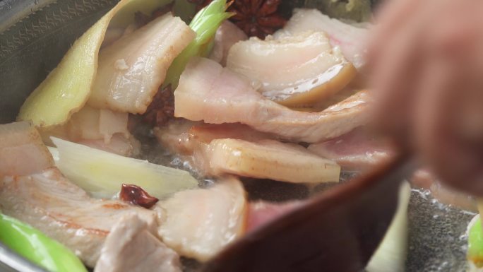 中国东北特色菜酸菜血肠炖猪肉