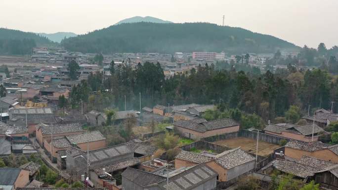 砖瓦房  村落 腾冲 闫家冲 炊烟袅袅