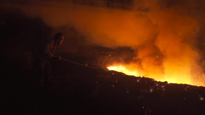 炼铁厂高炉出铁升格视频