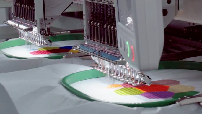 自动化绣花机 刺绣机智能工厂机器视频素材