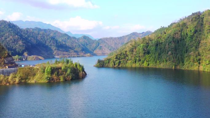 航拍德阳什邡冰川湖，冰川湖对什邡意义重大