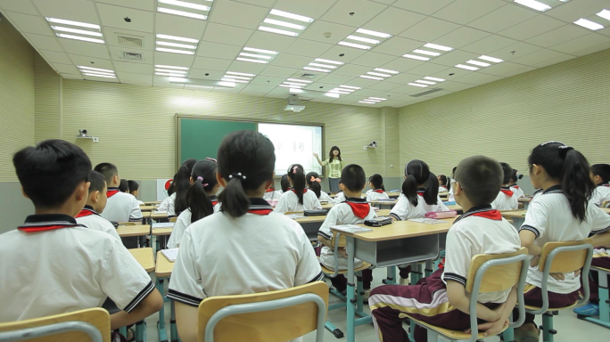 小学 数学课 课堂 校园生活 小学生上课