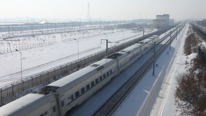 火车飞驰 动车行驶 雪景 大雪 冬季