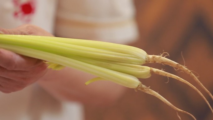 厨师切芹菜香芹 (1)