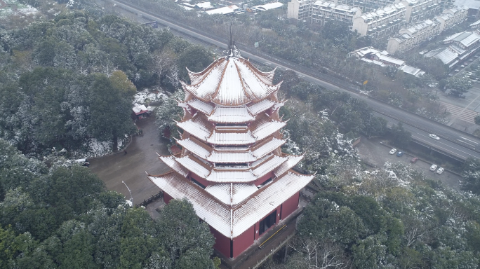 航拍德阳钟鼓楼 下雪之后的钟鼓楼分外美丽