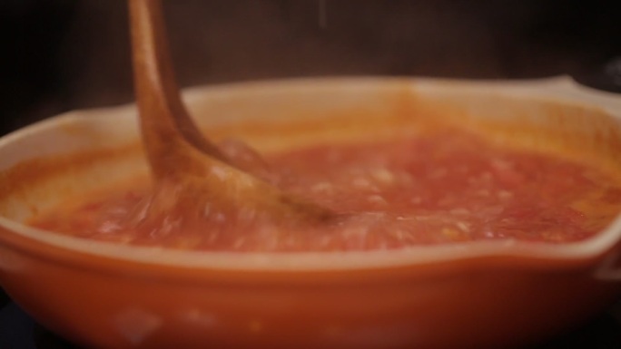 厨师煮番茄汤 (6)