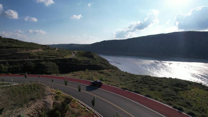 山脉丘陵黄河行车高空侧面