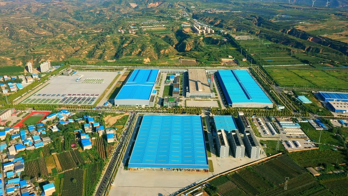中国制造2025 山区工业厂房