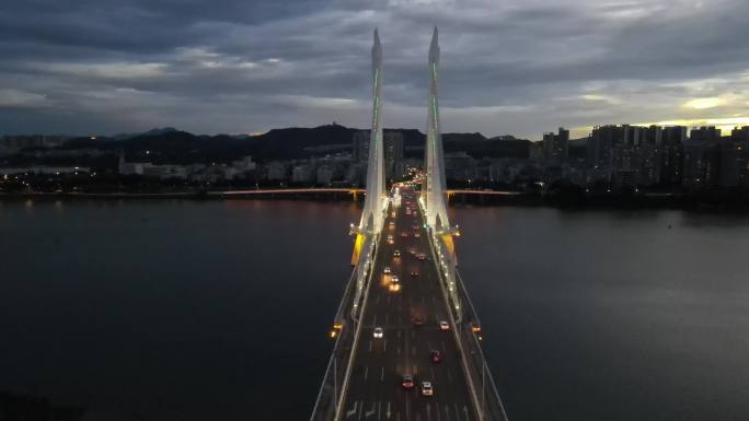 航拍惠州市合生大桥日落，夜景，车流