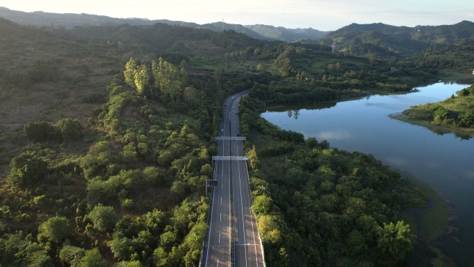 森林道路航拍