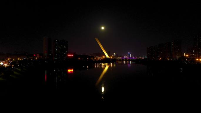 4K航拍月圆夜的洪山桥夜景3