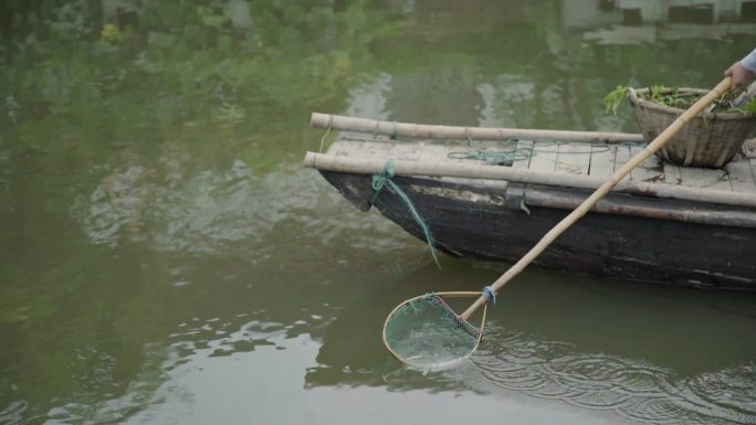 划船摇橹河道保洁