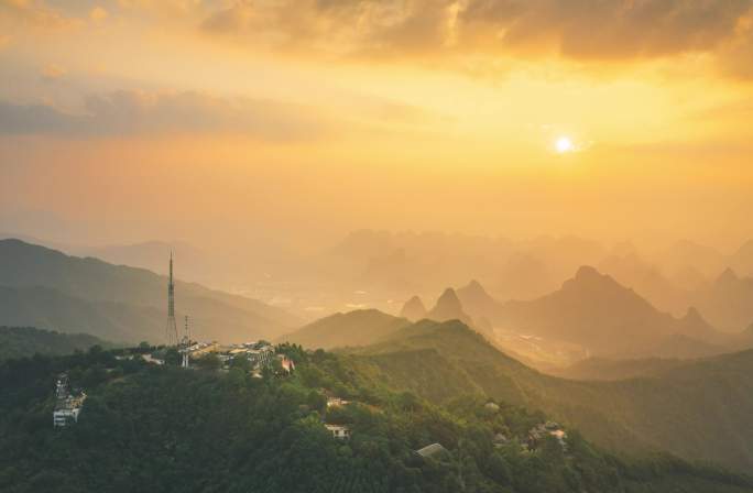 桂林尧山景区航拍延时风光风景日出大气片头