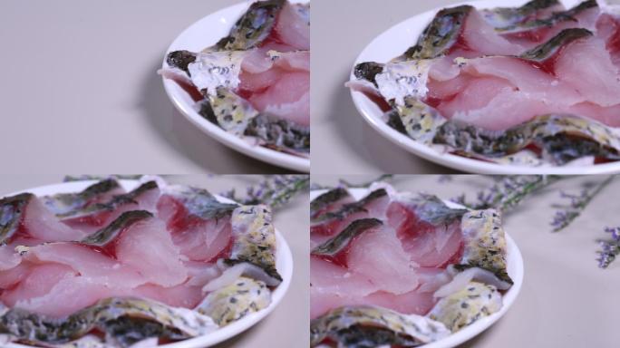 一盘鱼肉生鱼片 (2)
