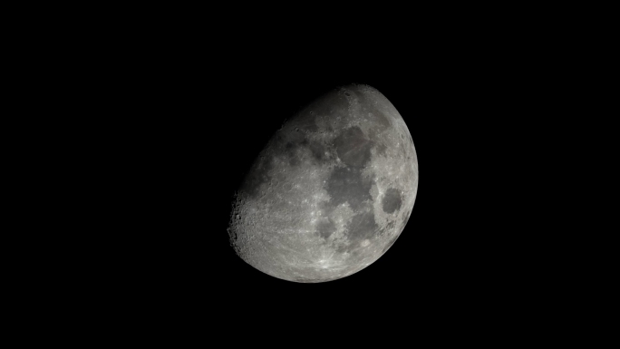 镜头靠近月球掠过月球