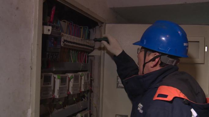国家电网 电力工人 检修 抢修