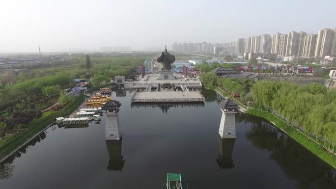 西安汉城湖汉武帝雕塑巨像