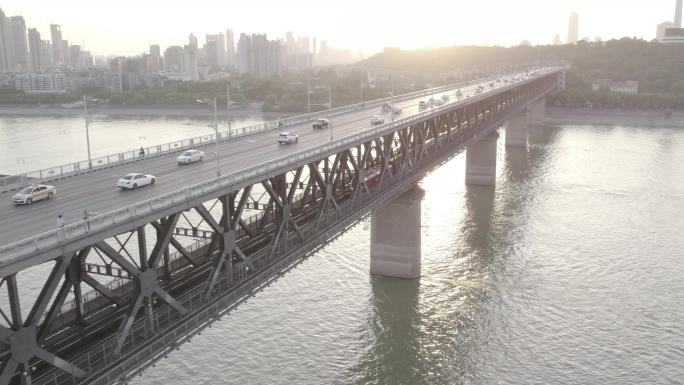 【19元】夕阳下的武汉大桥与火车
