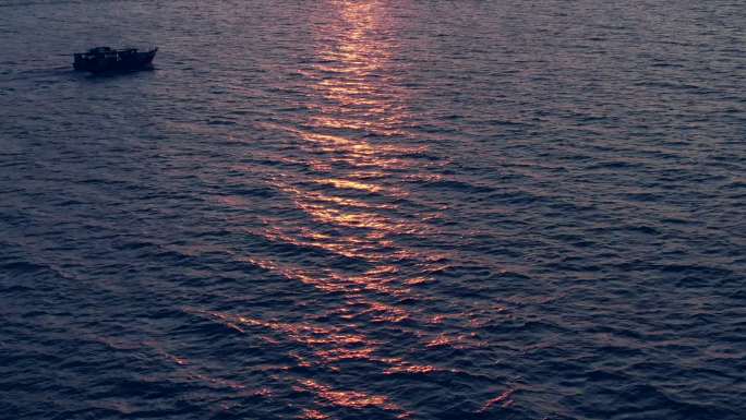 震撼的北海银滩海上日落晚霞