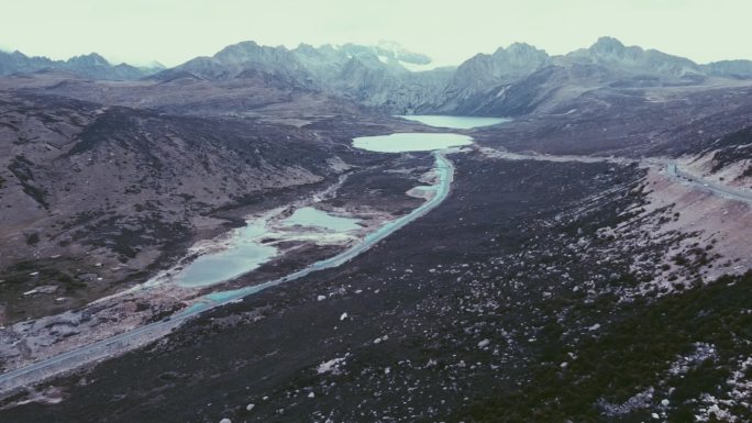 航拍青藏高原措普沟姐妹湖，川藏线必经之路
