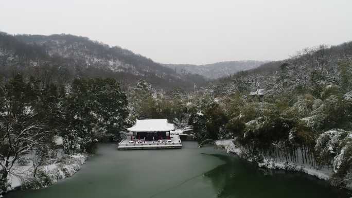 航拍襄阳古隆中景区雪景旅游风光