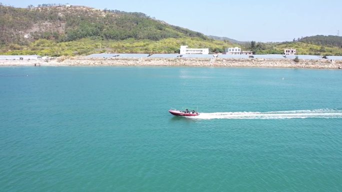 惠州双月湾航拍海边快艇海边风景大海无人机