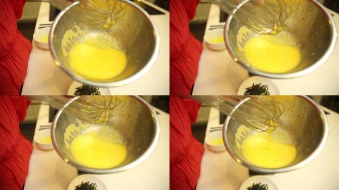 打蛋器搅拌鸡蛋液 (6)