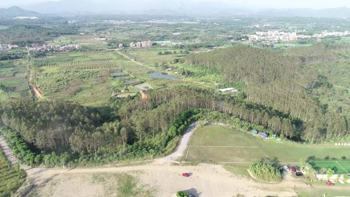 乡村振兴动力伞滑翔飞行基地乡村开发绿色