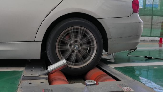 车辆轮胎检测