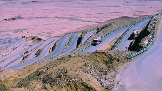 新疆喀什盘龙古道
