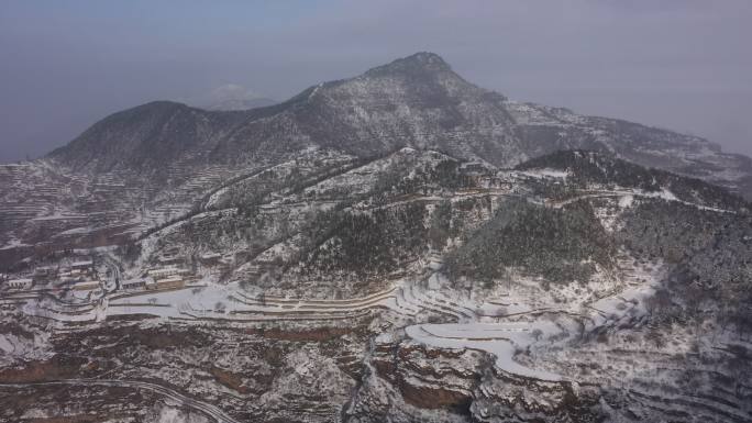 太行山雪景云雾山川房子航拍