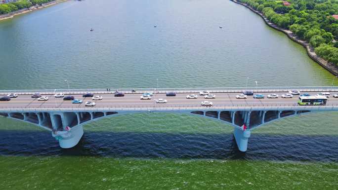 湖南长沙橘子洲大桥拥堵的交通航拍